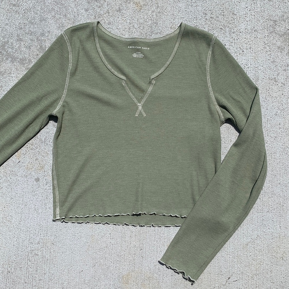 American Eagle Long Sleeved Crop Top